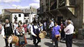 Villarino honra a San Roque con el perfume del romero y la devoción de los vecinos
