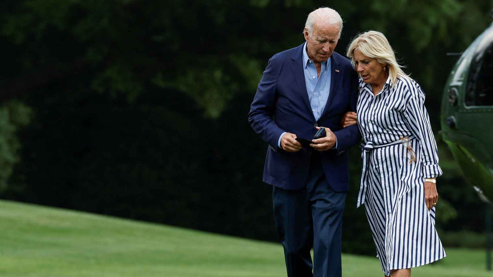 Jill Biden junto a su esposo, Joe Biden, en una imagen de agosto de 2022.