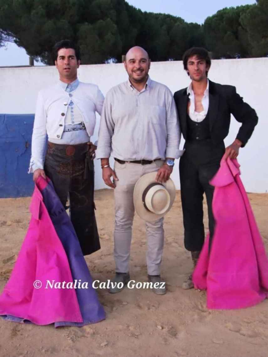 El ganadero, Jesús Pérez flanqueado por Miguel Maestro y Alejandro Fermín