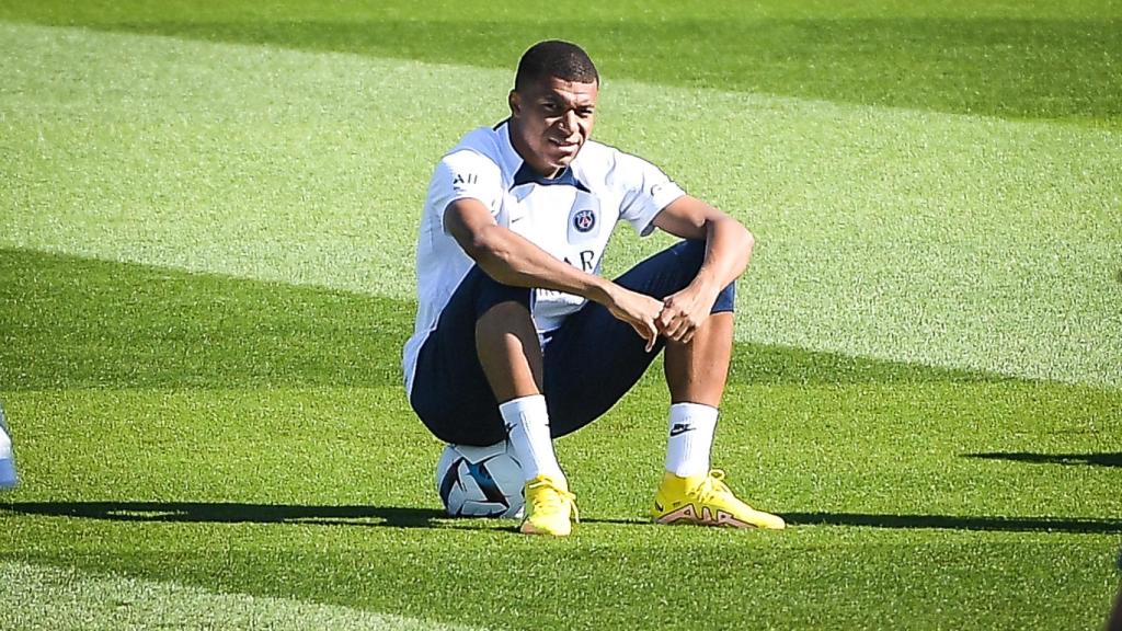 Mbappé durante un entrenamiento del PSG