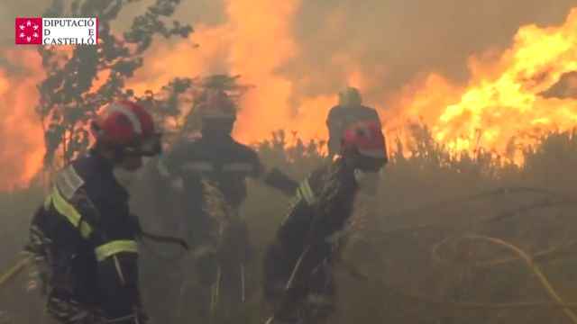 Captura del vídeo de los bomberos de Castellón que se ha hecho viral.