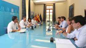 Momento de la reunión para concretar el plan de ayudas de la Diputación de Alicante.