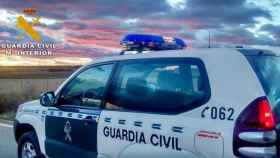 La Guardia Civil evita que un hombre se tire desde un puente en Burgohondo