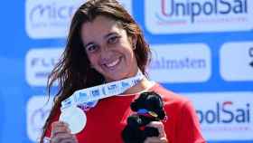 María de Valdés celebra su medalla de plata en los 5 kilómetros de aguas abiertas del Europeo
