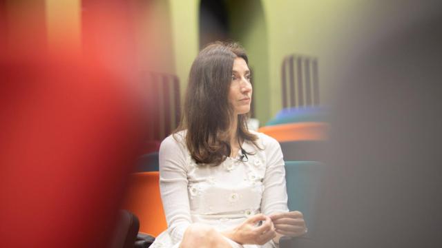 Pilar Llop, ministra de Justicia, durante su entrevista con EL ESPAÑOL, en el Ateneo Obrero de Villaviciosa.