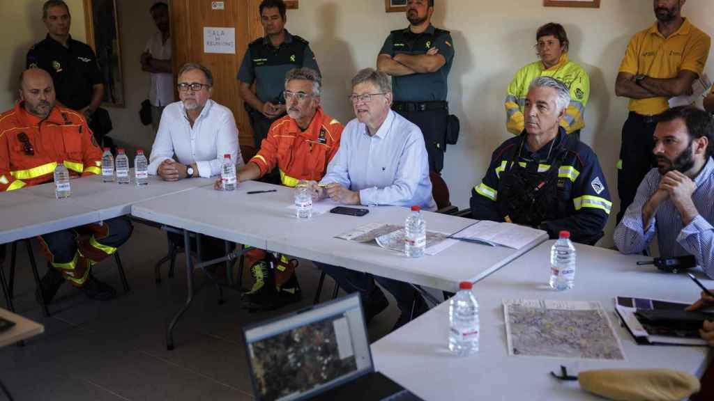 Ximo Puig, at the command post in Castellon, this Sunday.