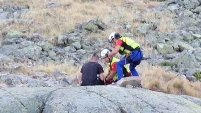 Rescate de joven montañero en una zona inaccesible de Sierra de Gredos