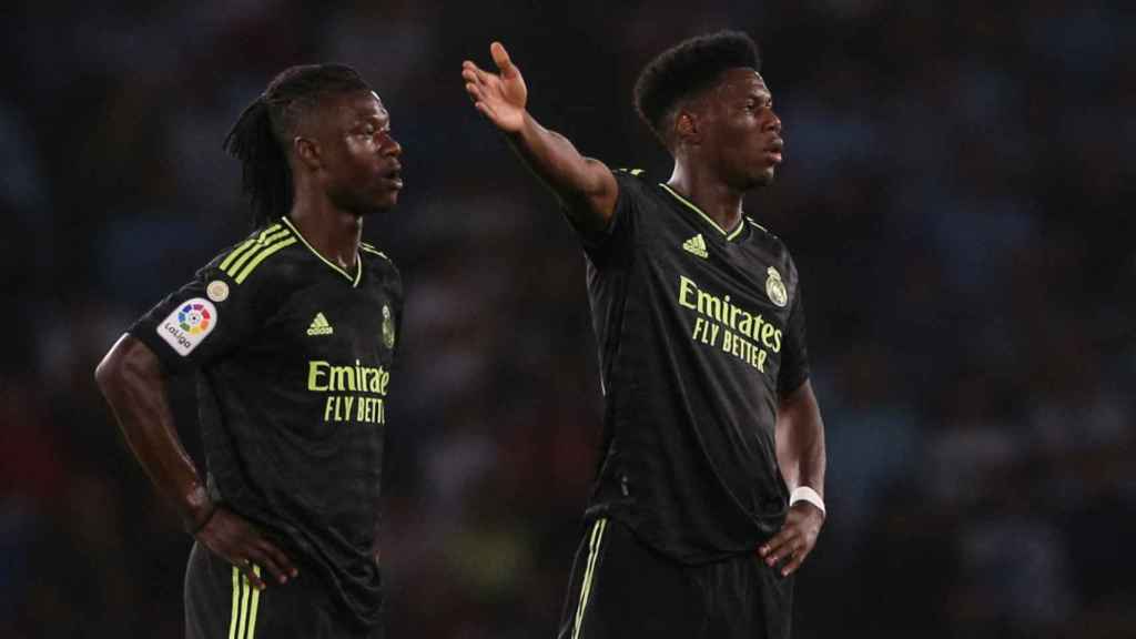 Kamavinga and Chuameni in a Real Madrid match from the 2022/2023 season