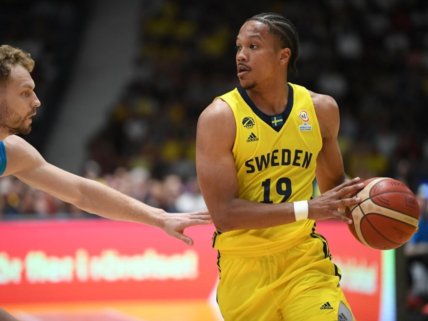 Melwin Panztar  defendiendo los colores de Suecia