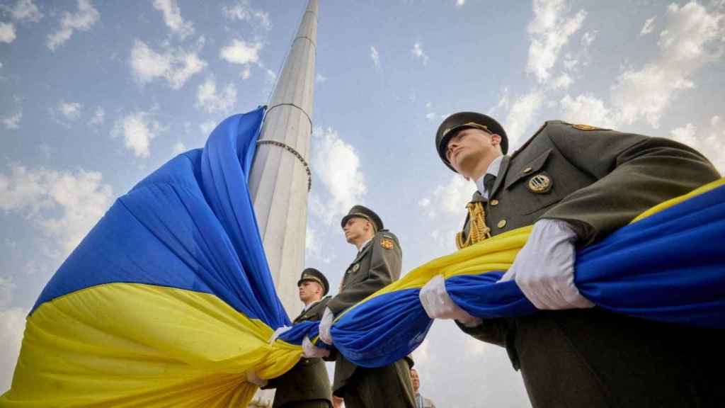 La guardia nacional ucraniana durante el día nacional de la bandera.