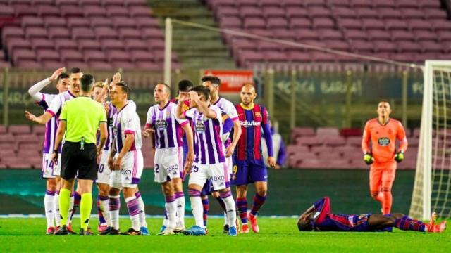 Imagen del un partido del Real Valladolid en el Camp Nou