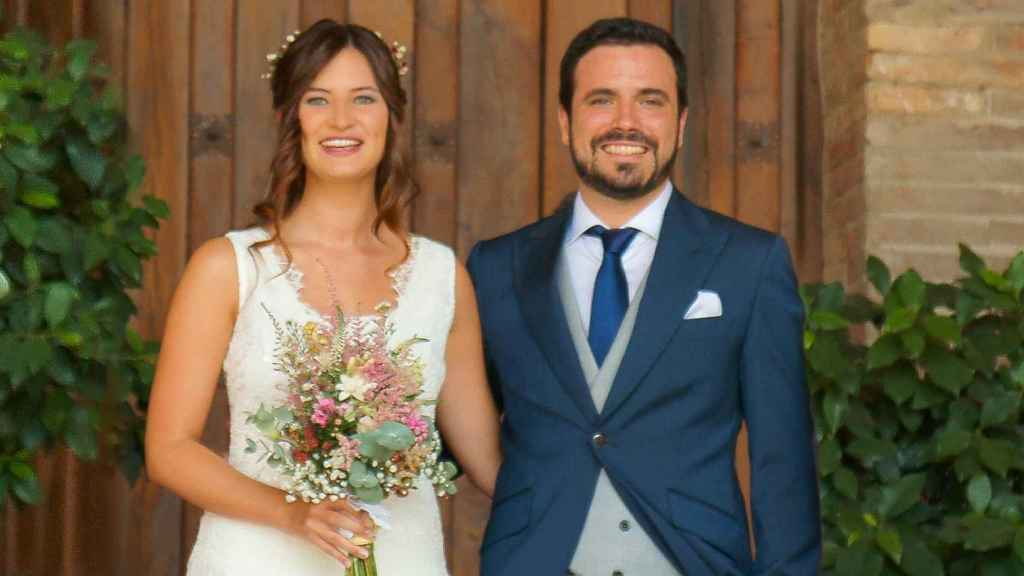Alberto Garzón y su mujer, Anna, en una imagen de su boda el 26 de agosto de 2017.