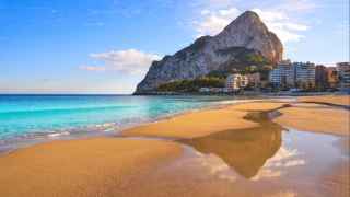 Parece el Caribe pero es España: 3 playas de Alicante de aguas cristalinas y paisajes de película