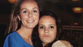 Rocío Carrasco y Gloria Camila posaron juntas en el bautizo de la hija de Chayo Mohedano.