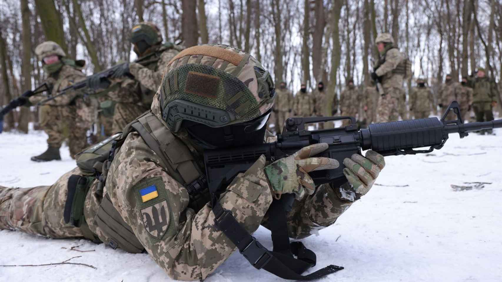 España enviará a Ucrania munición de largo alcance y material de invierno thumbnail