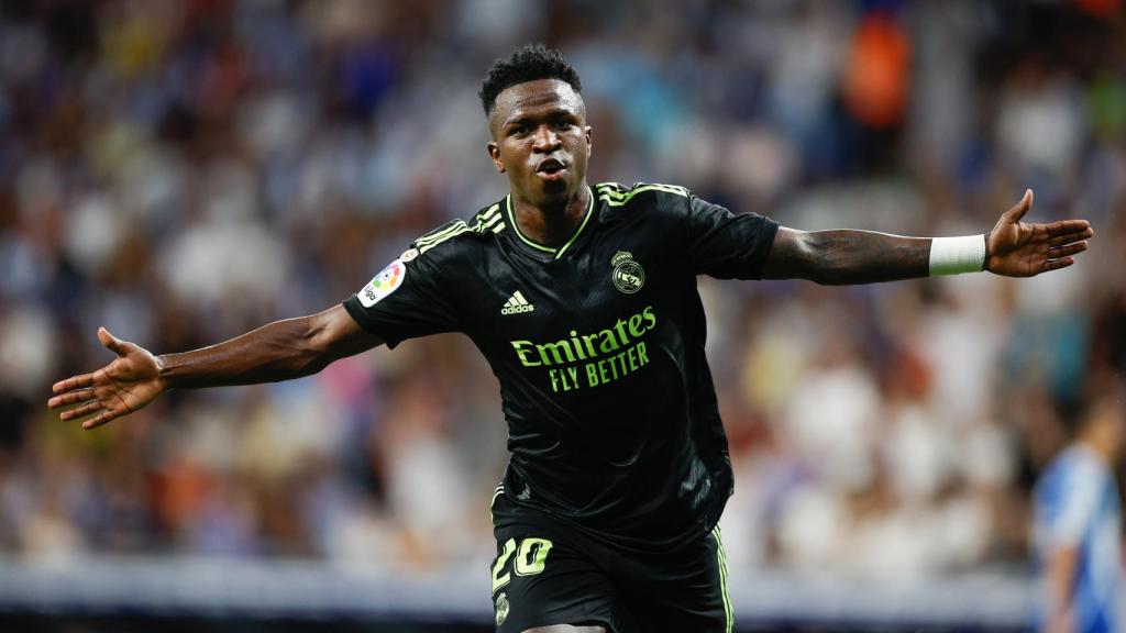 Vinicius Jr., celebrando un gol con el Real Madrid en La Liga 2022/2023
