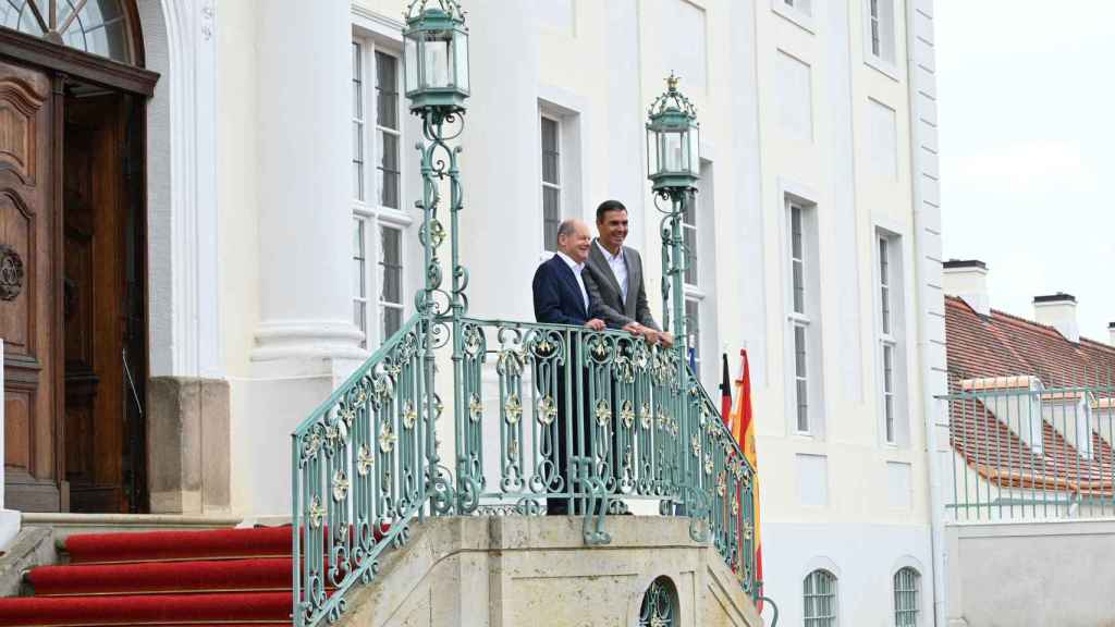 Olaf Scholz y Pedro Sánchez, durante su reunión este martes en el palacio de Meseberg