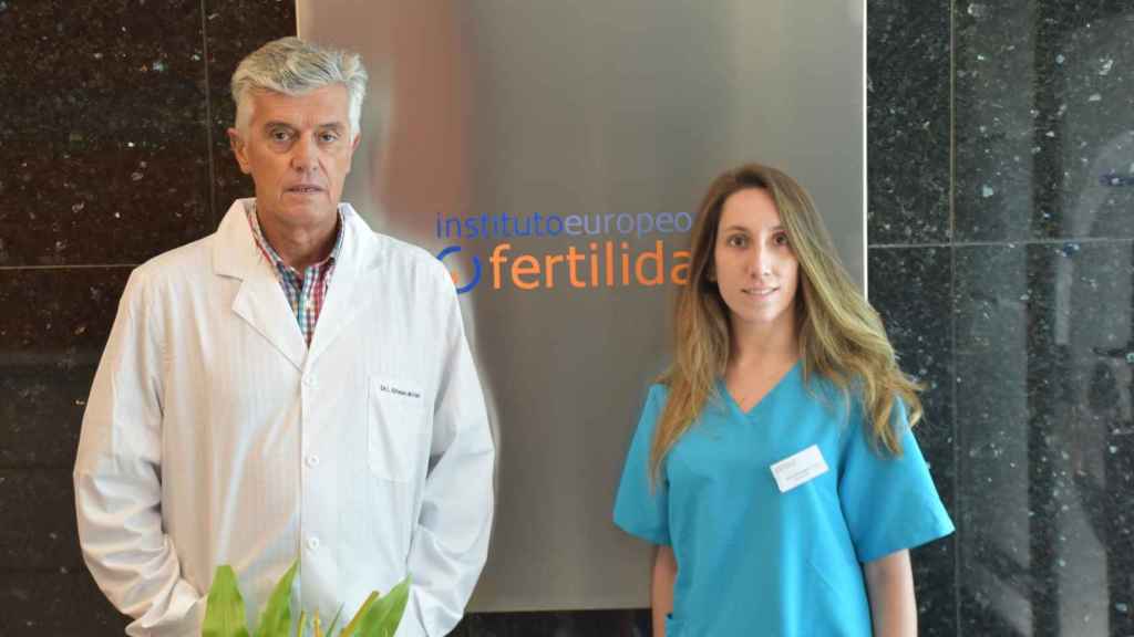 El doctor Alfonso de la Fuente y la doctora Marta Domínguez en el Instituto Europeo de Fertilidad ubicado en Valladolid