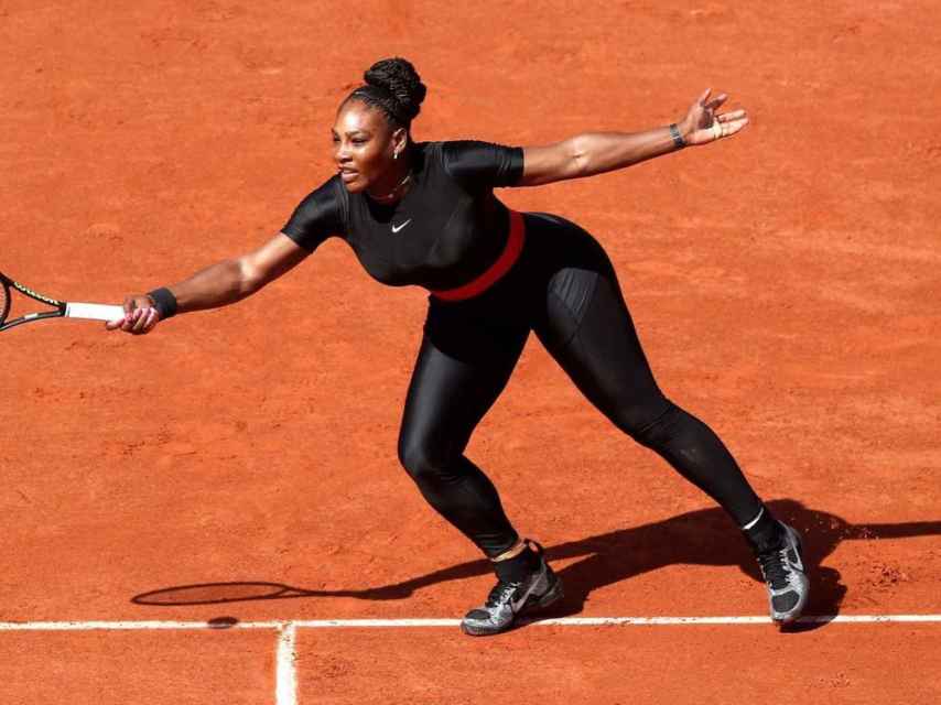 Serena Williams, en 2017, con el mono de la polémica en Ronald Garros.