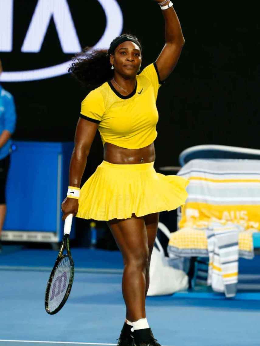 En el Open de Australia 2016, de amarillo, luciendo 'piercing' y 'cropped top'.