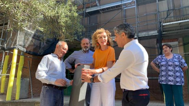 María Pardo, directora general de Vivienda, Arquitectura, Ordenación del Territorio y Urbanismo, en su visita a las obras