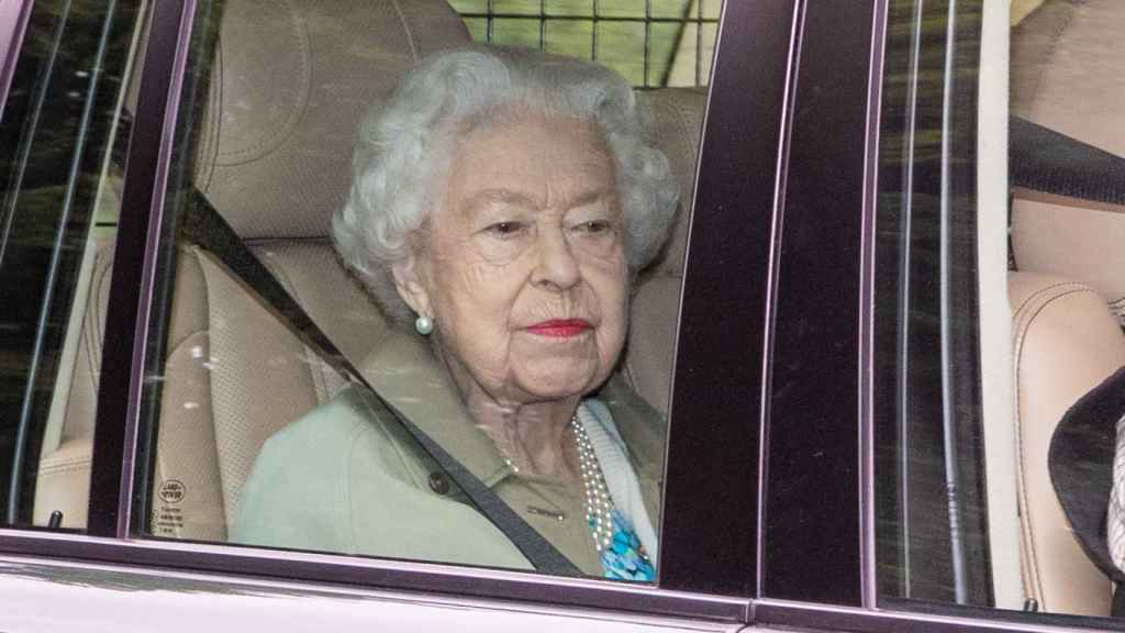 La Reina muestra un semblante serio en sus últimas apariciones.