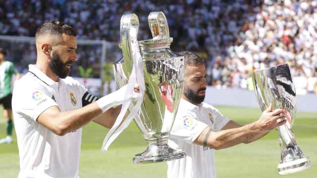 Karim Benzema y Dani Carvajal ofrecen la Champions League y la Supercopa de Europa.