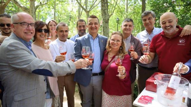 El consejero de Agricultura, Francisco Martínez Arroyo, en la XXI Fiesta de los Vinos de la Denominación de Origen Protegida Méntrida