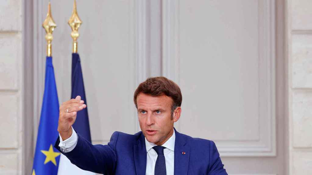 Emmanuel Macron durante la rueda de prensa que ha ofrecido este lunes en París.