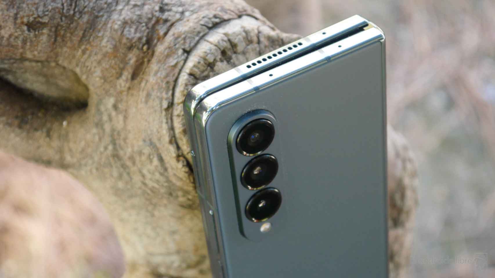 El móvil plegable de Samsung tendrá dos baterías que sumarán 5.000 mAh de  capacidad