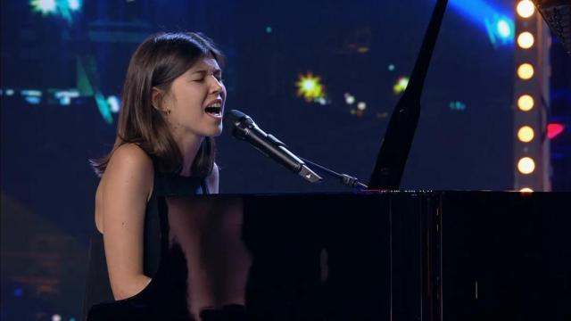 Elisabet, durante su actuación en 'Got Talent'