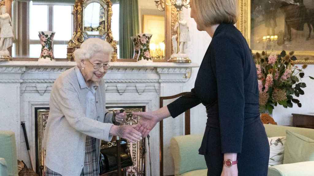 Isabel II recibe a la primera ministra Liz Truss en Balmoral.