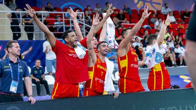 España consigue el objetivo: pasa a octavos tras ganar a Montenegro y buscará el liderato del grupo