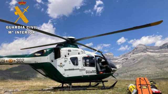 Un helicóptero de rescate de la Guardia Civil, en imagen de archivo.