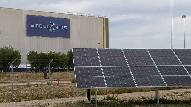 Imagen de los paneles solares instalados en la fábrica de Stellantis en Figueruelas (Zaragoza).