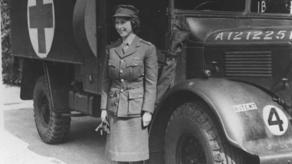 Isabel II en 1945.