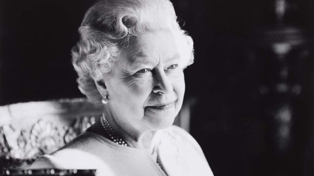 Retrato de la reina Isabel II de Inglaterra.