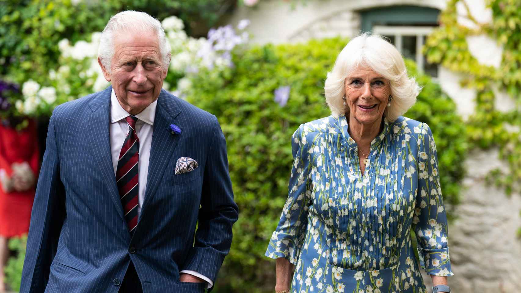 El príncipe Carlos se convierte en rey de Inglaterra y Camilla Parker Bowles será reina consorte thumbnail