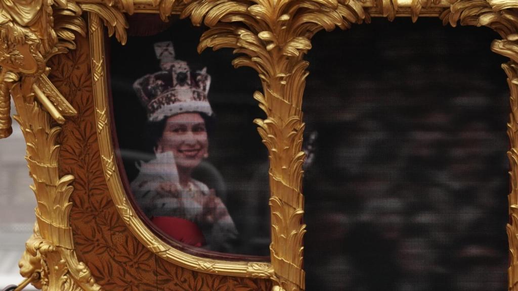 Un holograma de la reina durante el Jubileo de Platino de Isabel II