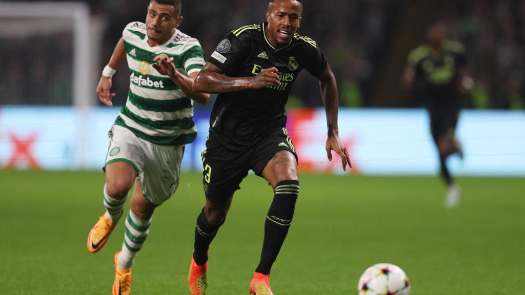 Eder Militao, frente al Celtic de Glasgow
