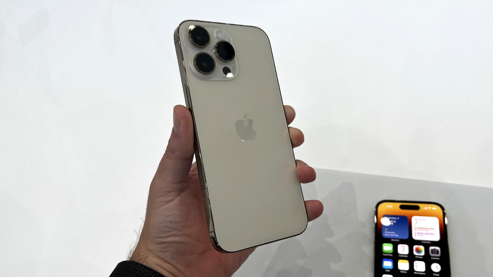 Apple ya fabrica el iPhone 14, con un nuevo y sorprendente diseño