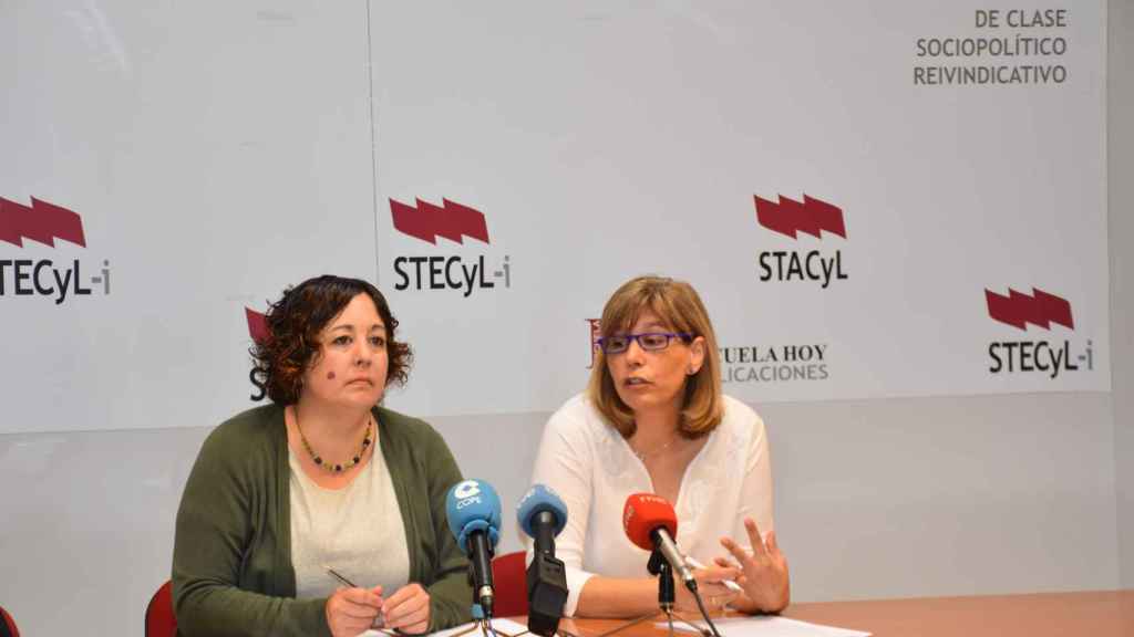 Teresa Vicente y Cristina Fulconis, del sindicato STECyL, durante la rueda de prensa