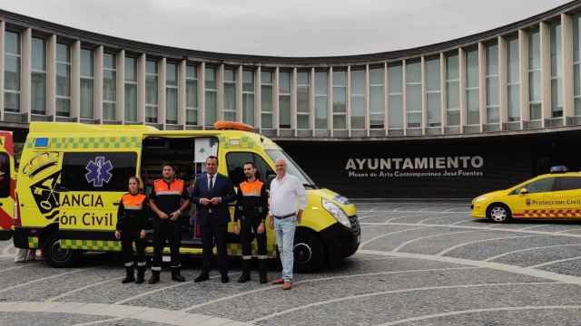 Presentación de la nueva ambulancia de Santa Marta de Tormes.
