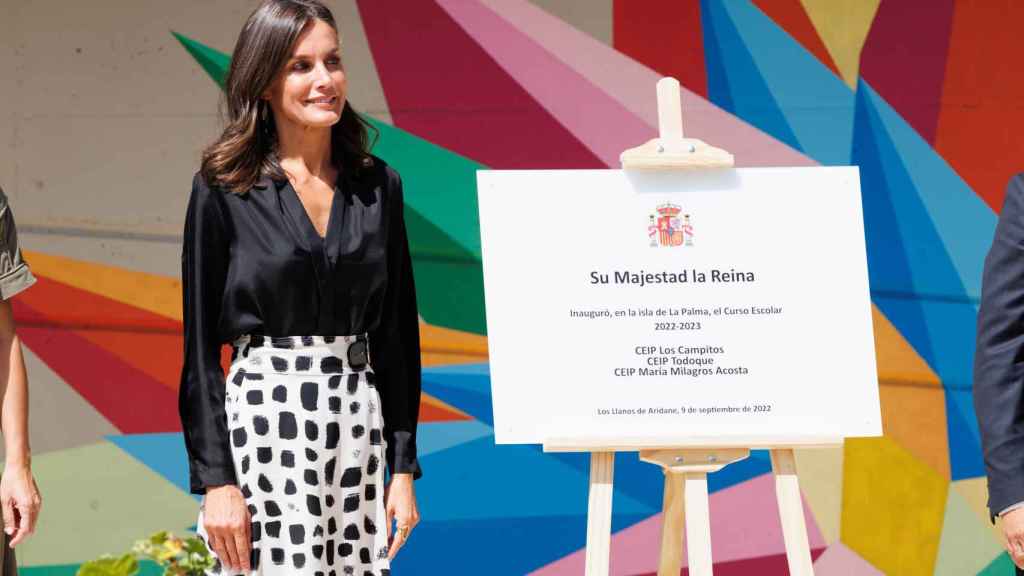 Letizia ha estrenado una falda de Massimo Dutti que ya llevó Kate Middleton.