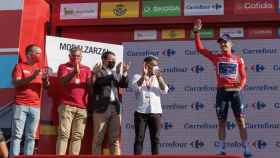 Evenepoel celebra su victoria en la vigésima etapa de la Vuelta, este sábado.