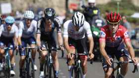 Remco Evenepoel tirando del grupo de los favoritos en la etapa por la Sierra de Guadarrama de La Vuelta 2022