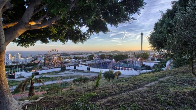 Un fantasmal Tívoli aguarda pacientemente su resurgir.