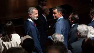 Felipe VI y Pedro Sánchez, este lunes en el en el Museo Nacional Centro de Arte Reina Sofía.