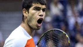 Carlos Alcaraz celebra un punto durante la final del US Open.