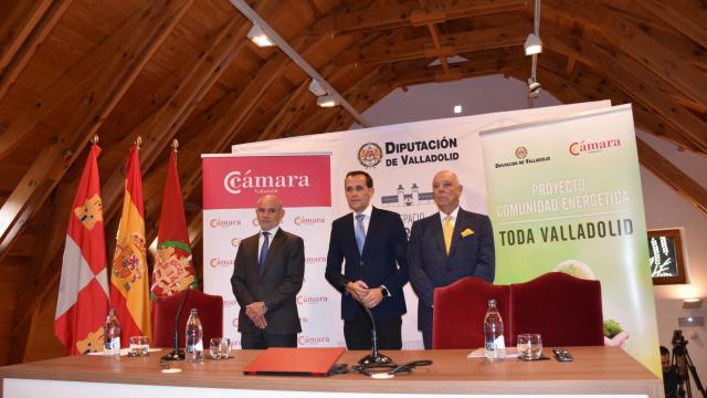 Víctor Caramanzana, Conrado Íscar y Javier Taberna durante la presentación del proyecto